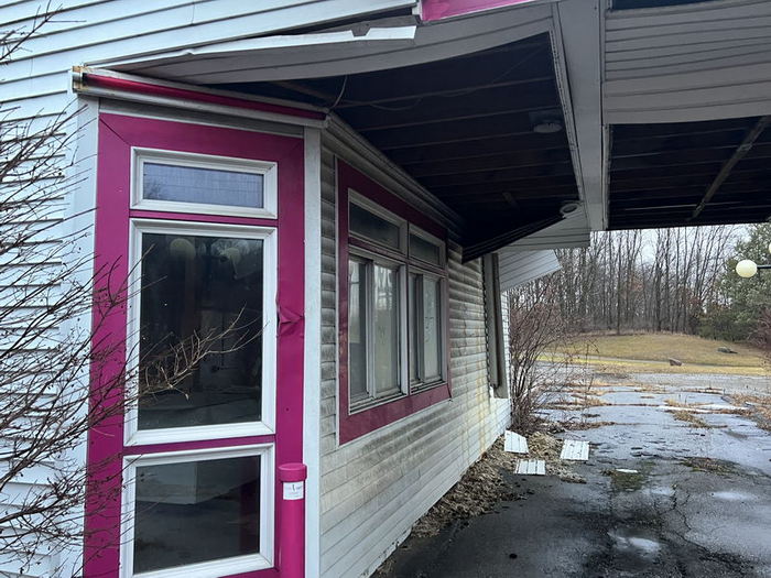 Coffee Express (Sandys Coffee Spot) - January 17 2023 Photo (newer photo)